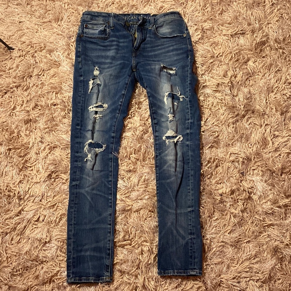 American eagle skinny jeans. SIZE: 31x30
